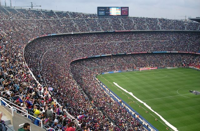 plus grand stade de foot du monde