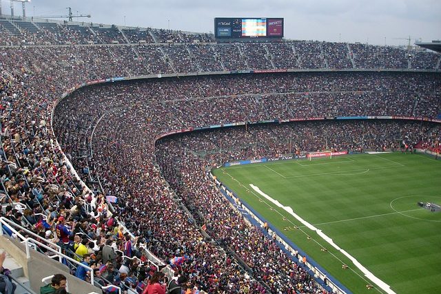 plus grand stade de foot du monde